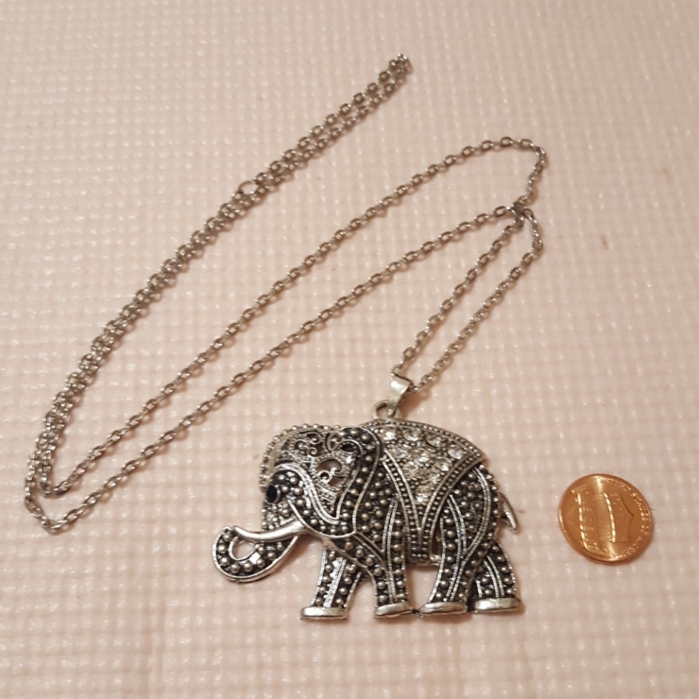 🍭 3 FOR $10 🍭 elephant necklace